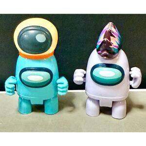 Among Us Mini Action Figure white & blue crewmate figure w/ Mohawk & bubble top